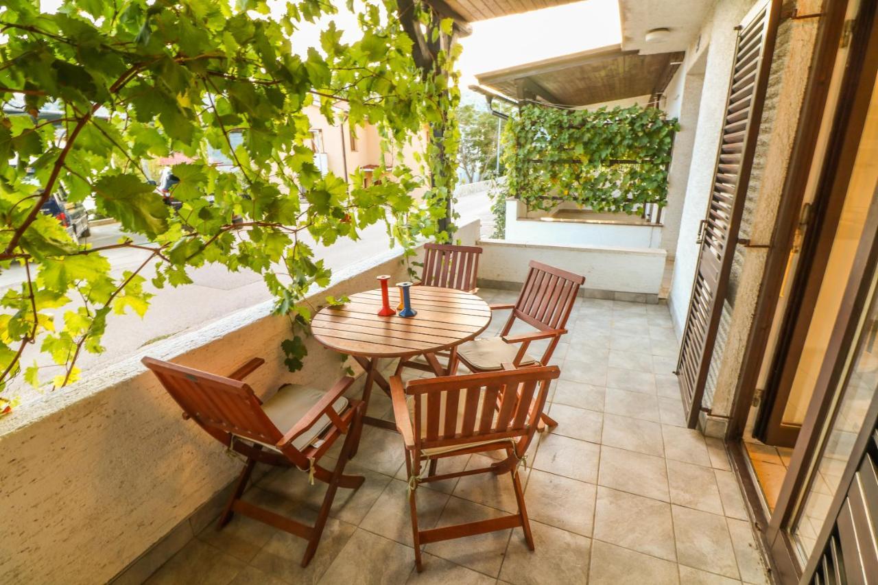 Apartments Vladan With Terrace Baška Exteriér fotografie