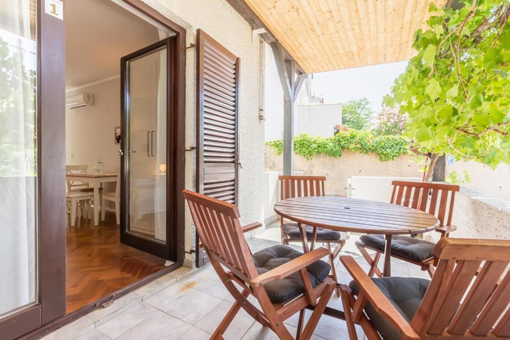 Apartments Vladan With Terrace Baška Exteriér fotografie